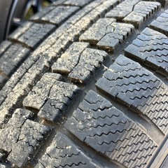 完売御礼‼️スタッドレスpcd114‼️タイヤホイールセット４本‼️　引き取り限定215/60r16の画像