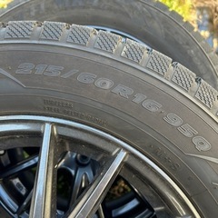 完売御礼‼️スタッドレスpcd114‼️タイヤホイールセット４本‼️　引き取り限定215/60r16の画像