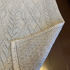 編み込み柄グレーラグの画像