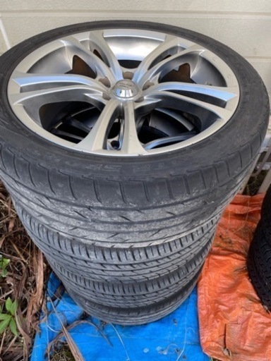 TRDホイール　タイヤ245 40 19 引取り可能な方