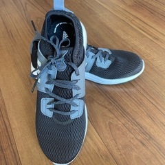 adidasスニーカーの画像
