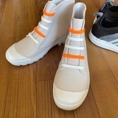adidasスニーカーの画像
