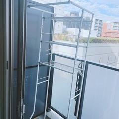 予約済　ハンガーも掛けられる3段タイプ伸縮ランドリーラック ホワイト 伸縮幅60～93cm L-5　平安伸銅工業　512の画像