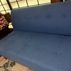 【決定しました】2〜3人掛け脚付きソファ の画像