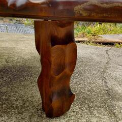 差し上げます　和室にピッタリの重厚感があるテーブルの画像