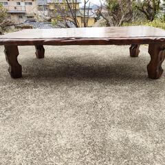 差し上げます　和室にピッタリの重厚感があるテーブルの画像