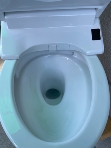【極美品】TOTO　ウオシュレット一体型トイレ　ZR2　Ｐトラ　＃NW1 吊戸棚付き　紙巻き器付き　2023年製　