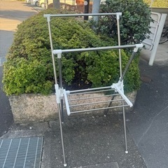 折りたたみ式物干し