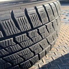 205/60R16インチスタッドレスタイヤの画像