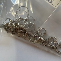 【無料】アクセサリーパーツ　イヤリング、ピアス　ビーズ他の画像