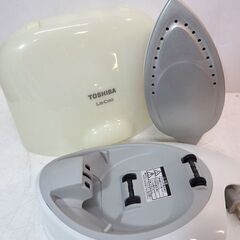 新札幌 TOSHIBA  コードレススチームアイロン  LA－COO TA-FV410/NO 2149の画像