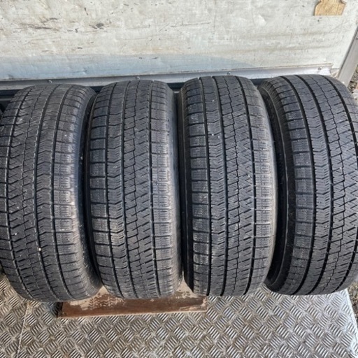 極上タイヤ　BRIDGESTONE ブリヂストン　ブリジストン　VRX2 215/60R16 スタッドレス　タイヤ　2018年製　16インチ