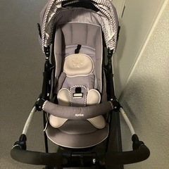 アップリカ　ベビーカーA型　両対面　ラクーナクッションの画像