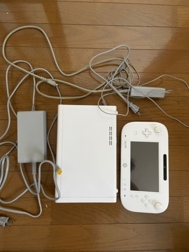 中古品　WiiU本体＋2本ソフト