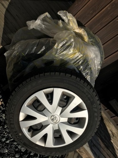 スタッドレスタイヤ　165/65R14