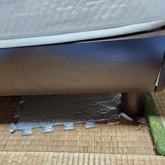 ダブルベッド(マットレス付き)の画像