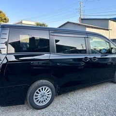 トヨタ ヴォクシー ハイブリッド  平成26年車　61,770kmの画像