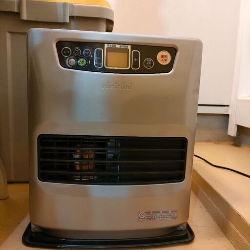 【商談中】保証期間内 美品 石油ファンヒーター 石油ストーブ トヨトミ LC-S320