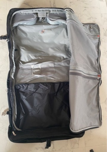 【超美品】大容量 Metro Travel Bag (ガーメントバッグ)／3桁ダイヤル式南京錠付き