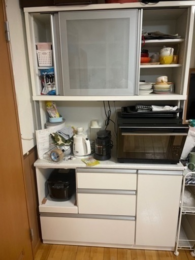 食器棚です