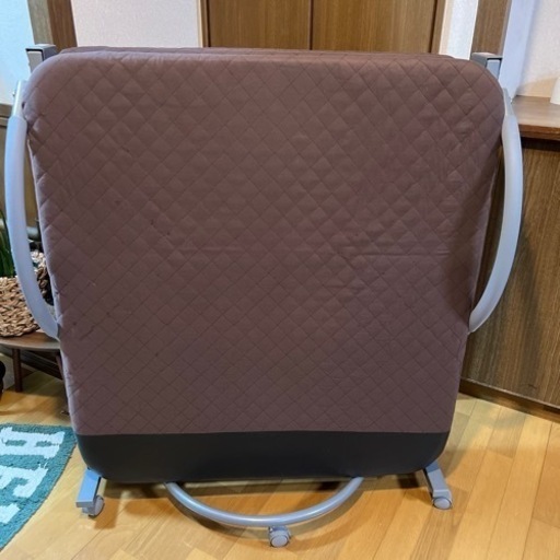 折りたたみベッド　シングル（90×200）　2500円
