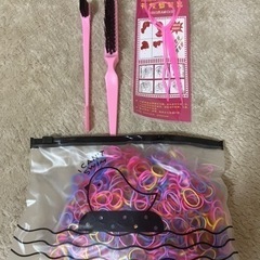 キッズ　大量のヘアゴムと謎のクシ
