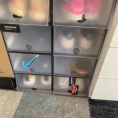 スニーカーボックス