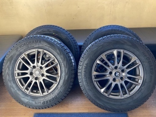 スタッドレス　新品未使用品　2020年製　ヨコハマ　G075 215/70R16