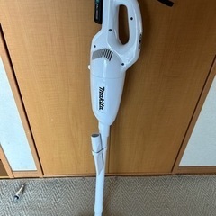 充電式クリーナ(Makita)