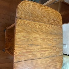折りたたみ机の画像