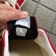 VANS 赤　スニーカー23センチの画像