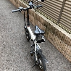 【値下げしました！】glafitバイク gfr01　白色　走行700km　※直接受け渡しも可の画像