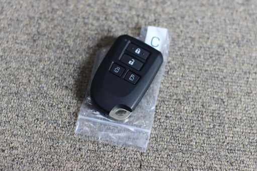 未使用保管品　初期化可能　200系ハイエース レジアス 　トヨタ純正スマートキー 007－AF0105　4ボタン