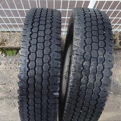 差し上げます。トラック用中古タイヤ２本セット