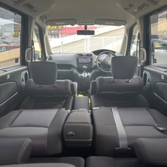 ガソリン代 節約☆S-HYBRID入りました‼️H25年式☆月々1.3万円〜分割払い可❗️車検2年付き！ニッサン セレナ☆8人乗り☆ナビ☆TV・DVD☆ETC☆ウィンカーミラー☆バックカメラ☆パワスラ☆ドラレコ☆高年式フル装備☆事故修復歴無し！車内広々三列シート‼️の画像