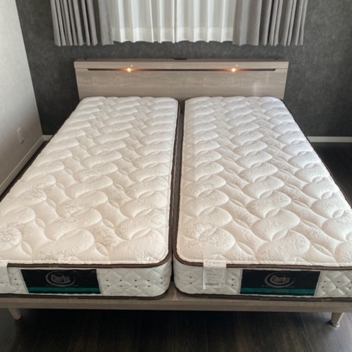 Granz（グランツ）クイーンベッドフレーム、マットレスセミシングル2つ付き