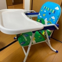 ベビーチェア　ローチェア　テーブル付きの画像