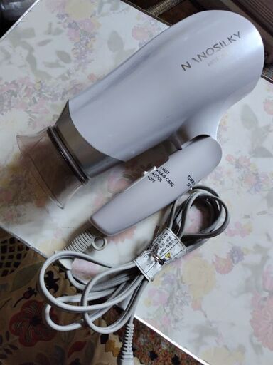 HITACHI　ドライヤー　HD-N710　2018年製