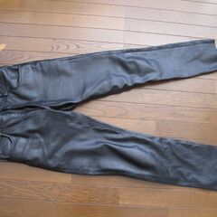 本革パンツ　ブーツカット　　ウエスト８６CM