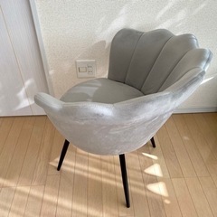 【大阪引き取りのみ】花びらチェア　椅子 ベルベット調 北欧の画像