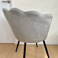 【大阪引き取りのみ】花びらチェア　椅子 ベルベット調 北欧の画像
