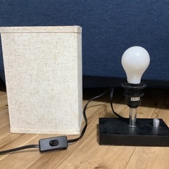 明るさ調整可　スタンドライトの画像