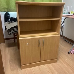 ドア付き棚の画像