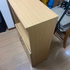 ドア付き棚の画像