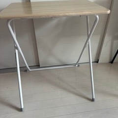 折りたたみ簡易テーブル😊の画像