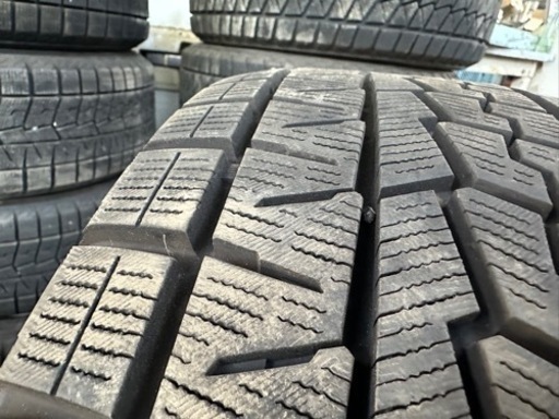 215/65R16 スタッドレス　98Q  iG70 Yokohama iCE GUARD 