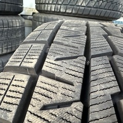 215/65R16 スタッドレス　98Q  iG70 Yokohama iCE GUARD の画像