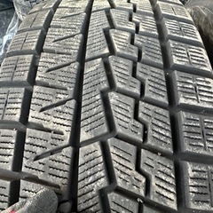 215/65R16 スタッドレス　98Q  iG70 Yokohama iCE GUARD の画像