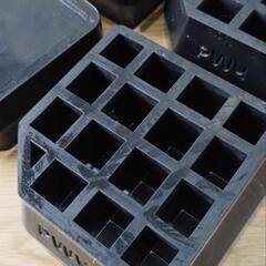 値下げ①洗濯機下かさ上げ・防振（ふんばるマン）の画像