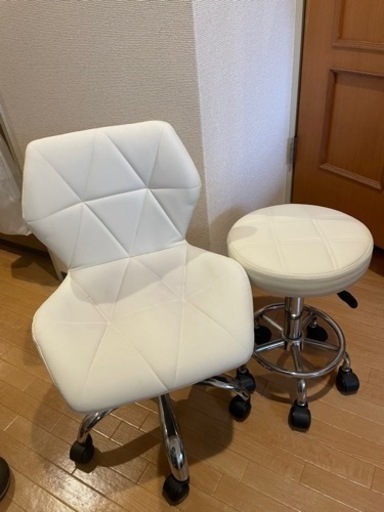 【交渉中】ネイルチェア　昇降スツール